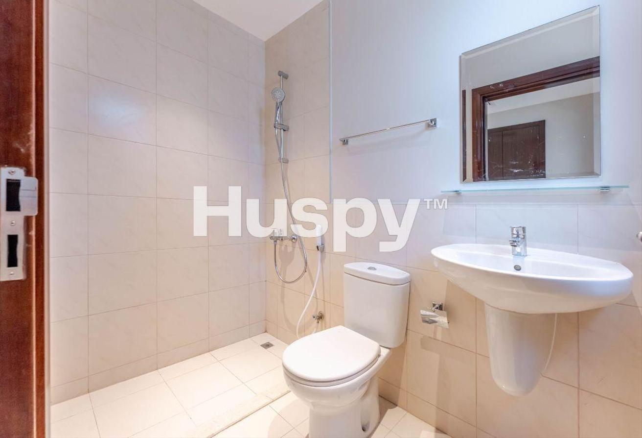 Vacant Soon | Close to Pool | Open Plan photo 12