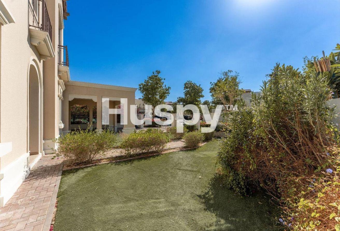 Vacant Soon | Close to Pool | Open Plan photo 14
