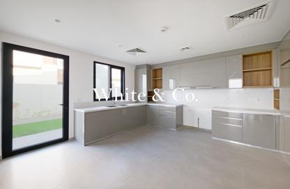 Villa - 5 - 6 for sale in Jebel Ali Village Villas - Jebel Ali Village - Jebel Ali - Dubai
