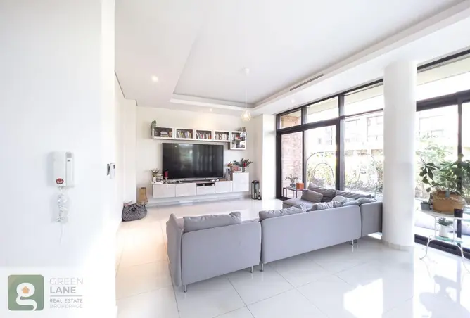 160078484 - Property Image 3