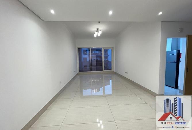 Spacious 1BR Extra-Large Bedroom Premium Living photo 2