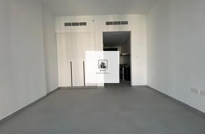 Apartment - Studio - 1 Bathroom for rent in The Link - East Village - Aljada - Sharjah