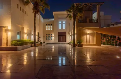 Villa - 5 Bedrooms - 6 Bathrooms for rent in Sector P - Emirates Hills - Dubai