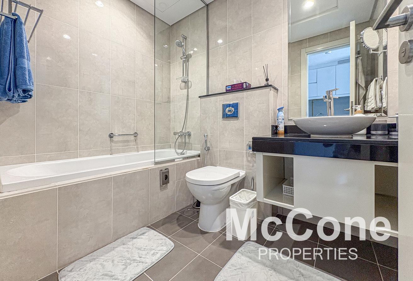 Spacious | Swimming Pool View | Fully Furnished photo 8