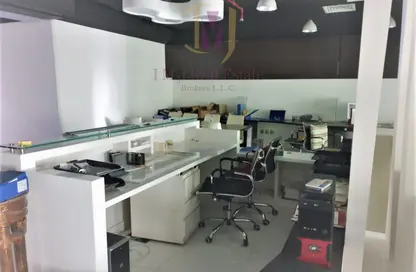 مكتب - غرفة نوم - 1 حمام للبيع في برج داماك - برشا هايتس (تيكوم) - دبي