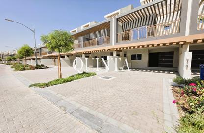 Townhouse - 4 - 4 for rent in Verona - Damac Hills 2 - Dubai
