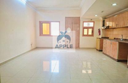 Apartment - Studio - 1 Bathroom for rent in Muwailih Building - Muwaileh - Sharjah
