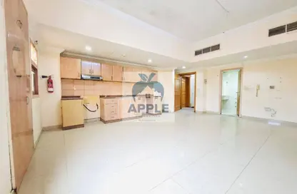 شقة - 1 حمام للايجار في مبنى مويلح - مويلح - الشارقة