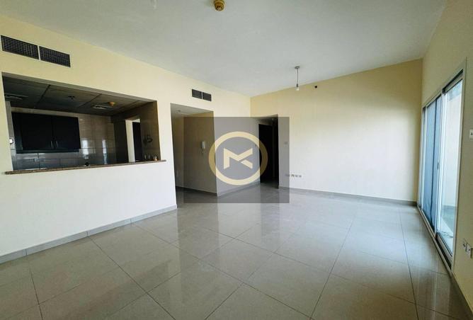 2 bedroom plus Maid Room | Vacant on Transfer