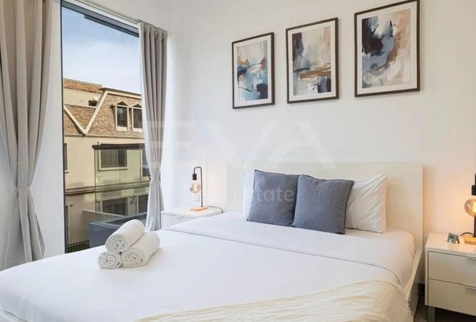 FULLY FURNISHED | PRIME LOCATION | POOL VIEW photo 2