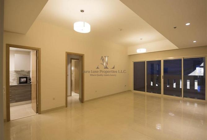 Vacant: Spacious 2 Bedrooms Plus Maid room