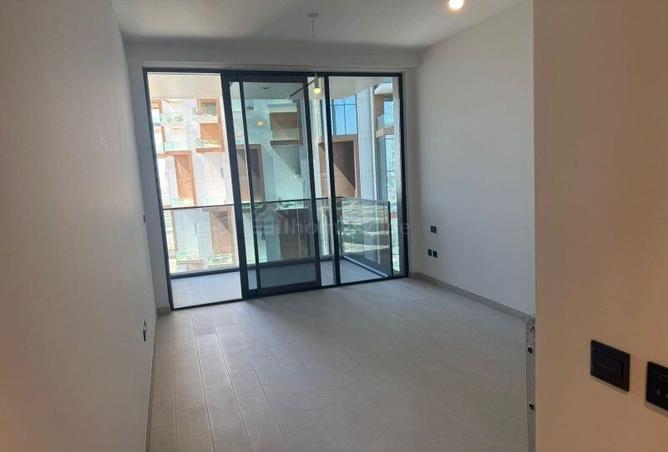 104250018 - Property Image 2