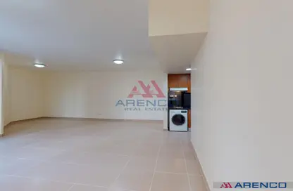 Apartment - 1 Bathroom for rent in Golden Sands 6 - Al Mankhool - Bur Dubai - Dubai