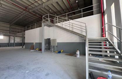 Warehouse - Studio - 2 Bathrooms for rent in Umm Al Thuoob - Umm Al Quwain