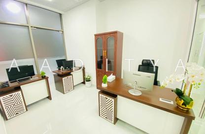 Office Space - Studio - 1 Bathroom for rent in Red Avenue - Al Garhoud - Dubai
