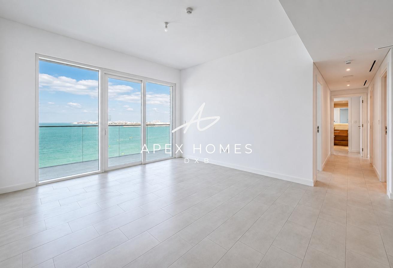 LA VIE | Panoramic Sea View| Private Beach photo 3