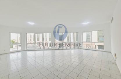 Apartment - 3 Bedrooms - 4 Bathrooms for rent in Airport Road Area - Al Garhoud - Dubai