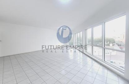 Apartment - 3 Bedrooms - 4 Bathrooms for rent in Airport Road Area - Al Garhoud - Dubai