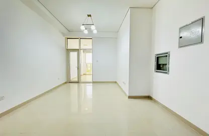 Apartment - 1 Bathroom for rent in Nova Tower - Dubai Silicon Oasis - Dubai