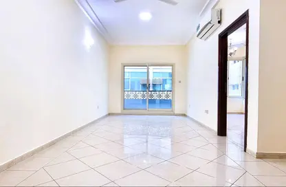 Apartment - 2 Bedrooms - 2 Bathrooms for rent in Al Hamriya - Bur Dubai - Dubai