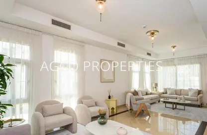 فيلا - 5 غرف نوم - 7 حمامات للبيع في نسيم - مدن - دبي