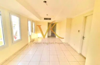 فيلا - 2 غرف نوم - 3 حمامات للايجار في الينابيع 3 - الينابيع - دبي