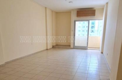Apartment - Studio - 1 Bathroom for rent in Al Wahda Building - Al Majaz 2 - Al Majaz - Sharjah
