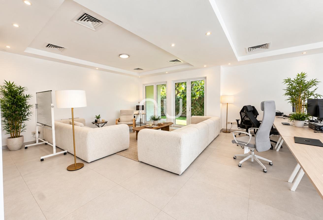 AVAILABLE SOON | FULLY UPGRADED | PRIME LOCATION photo 5