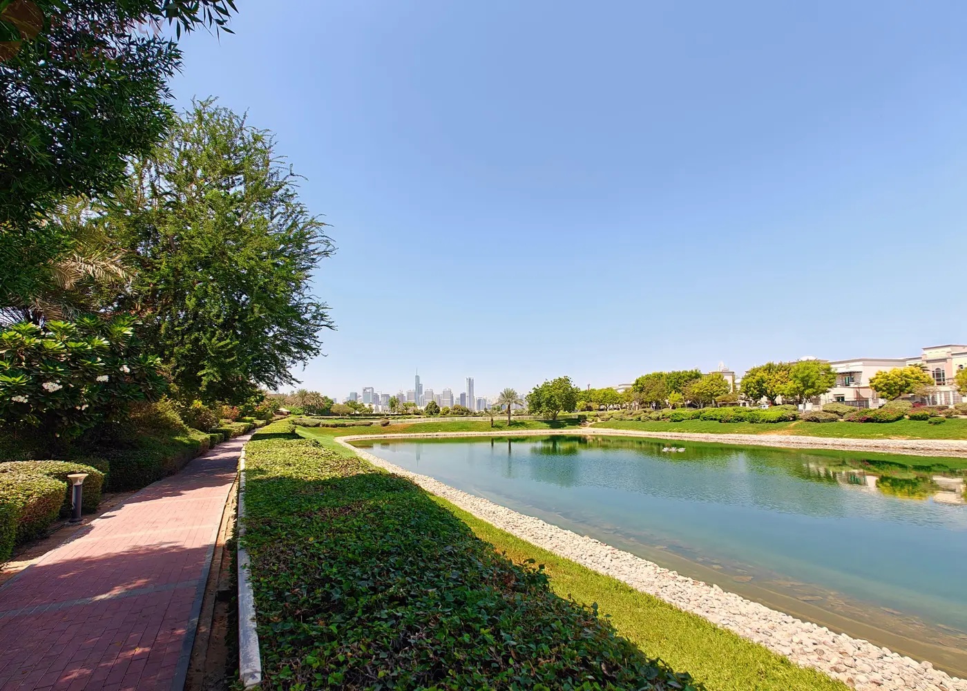 Image for Community Overview in Emirates Hills