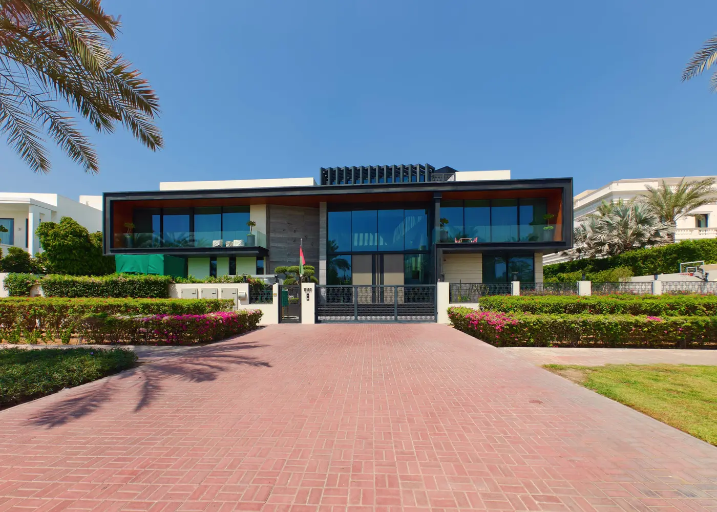 Image for Community Overview in Emirates Hills
