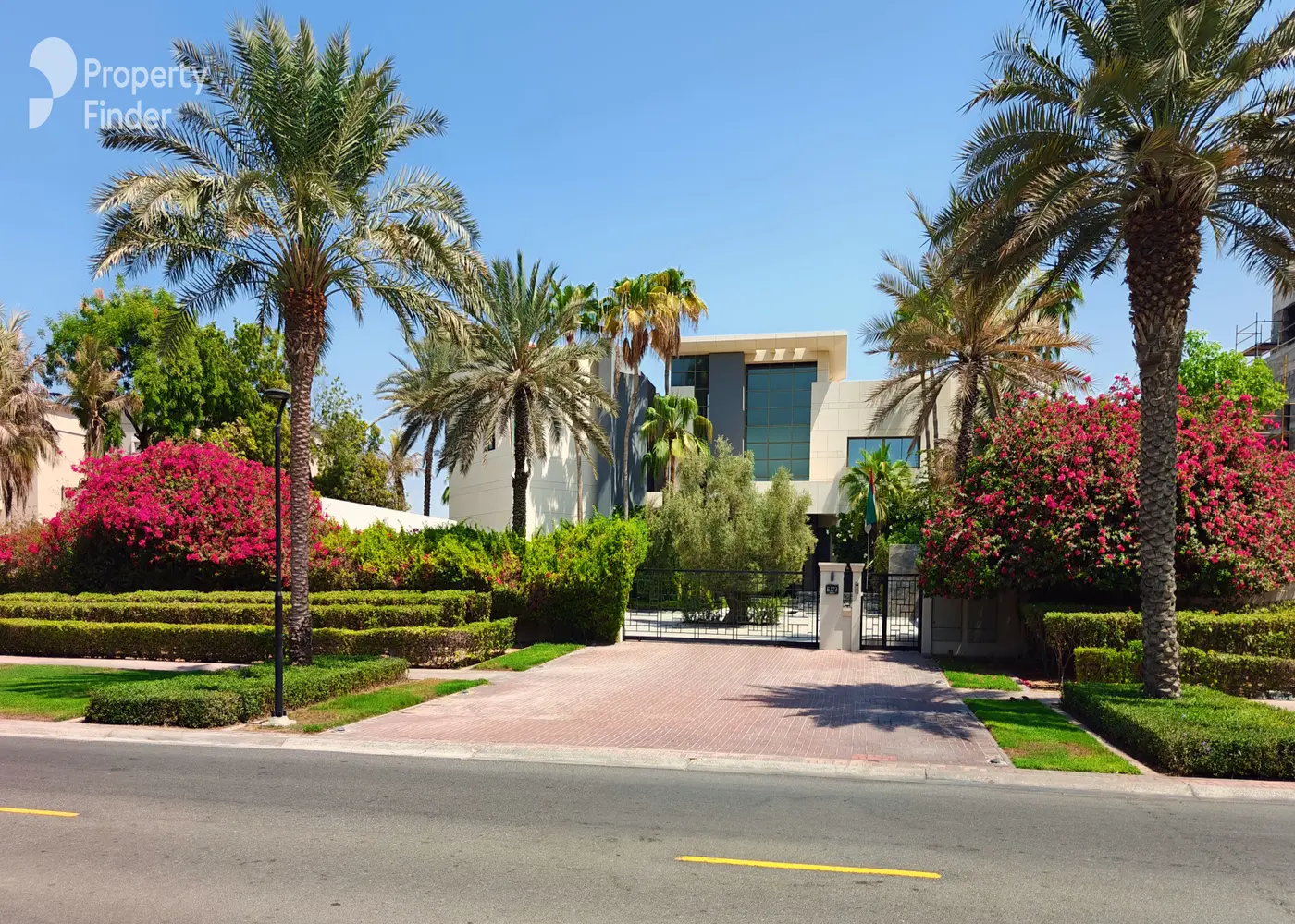 Image for Community Overview in Emirates Hills