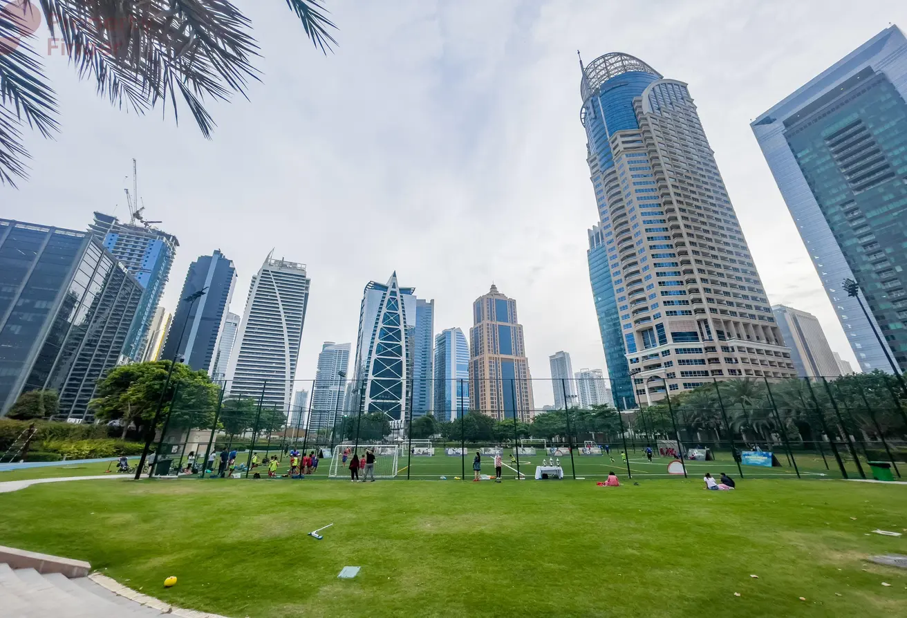 أبراج بحيرات الجميرا