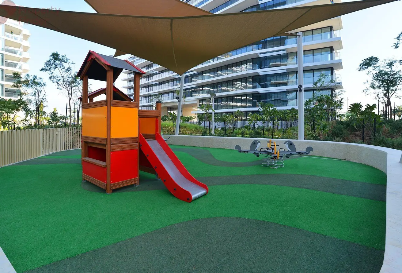 Serenia Residences East